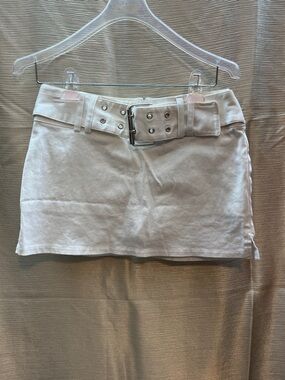 Cotton Blend White Mini Skort with Wide Grommet Belt